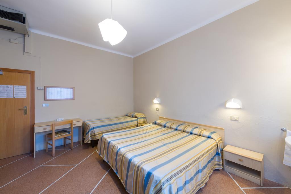 Hotel Moderno Pisa Ngoại thất bức ảnh