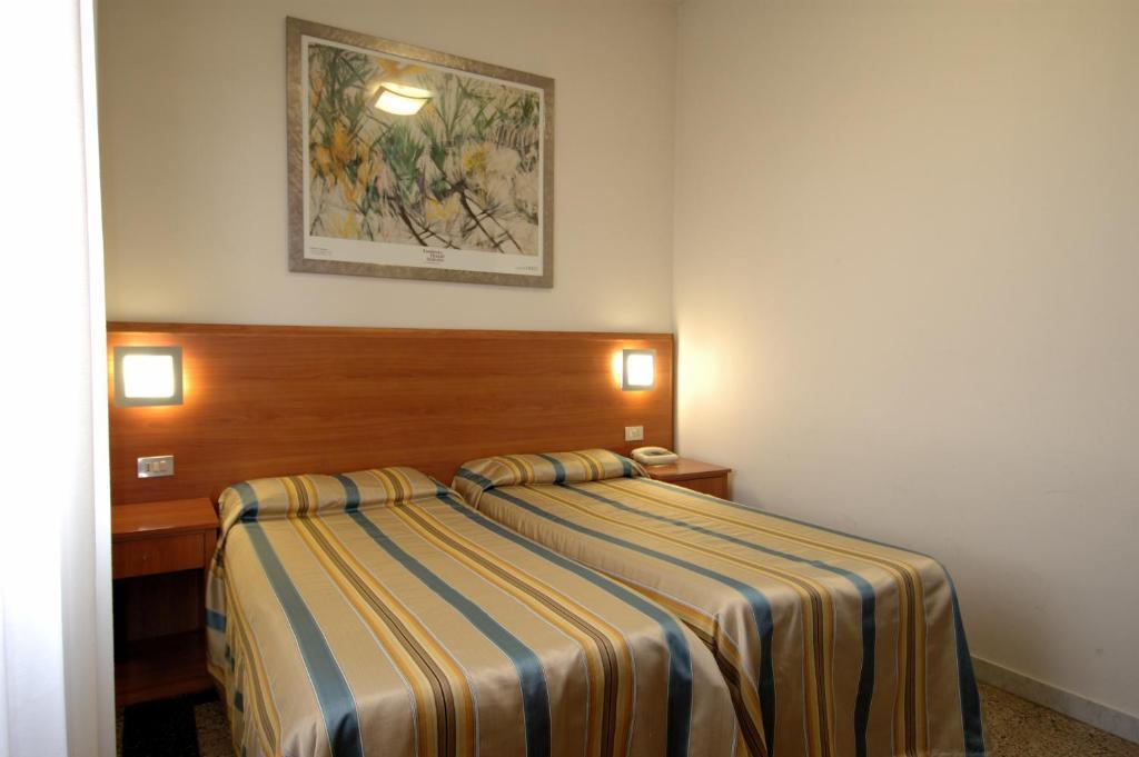 Hotel Moderno Pisa Phòng bức ảnh