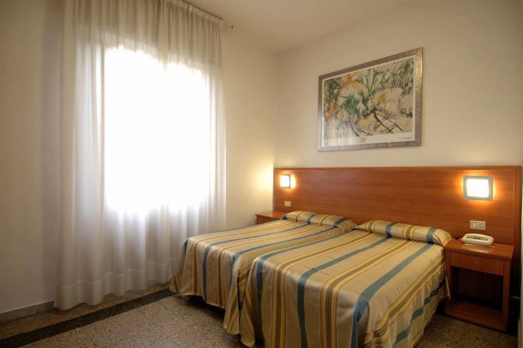 Hotel Moderno Pisa Ngoại thất bức ảnh