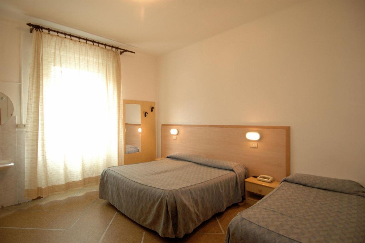 Hotel Moderno Pisa Phòng bức ảnh