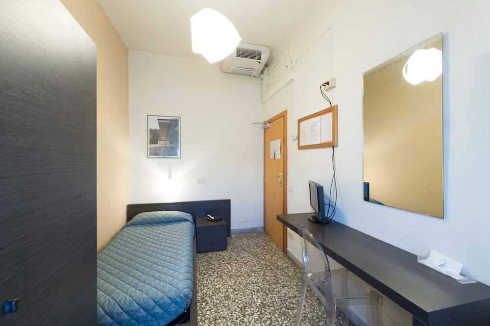 Hotel Moderno Pisa Ngoại thất bức ảnh