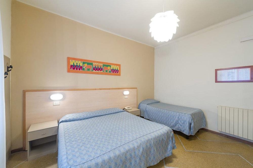 Hotel Moderno Pisa Ngoại thất bức ảnh