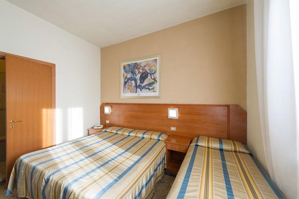 Hotel Moderno Pisa Ngoại thất bức ảnh