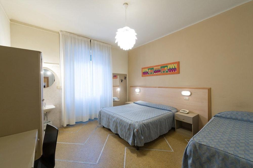 Hotel Moderno Pisa Ngoại thất bức ảnh