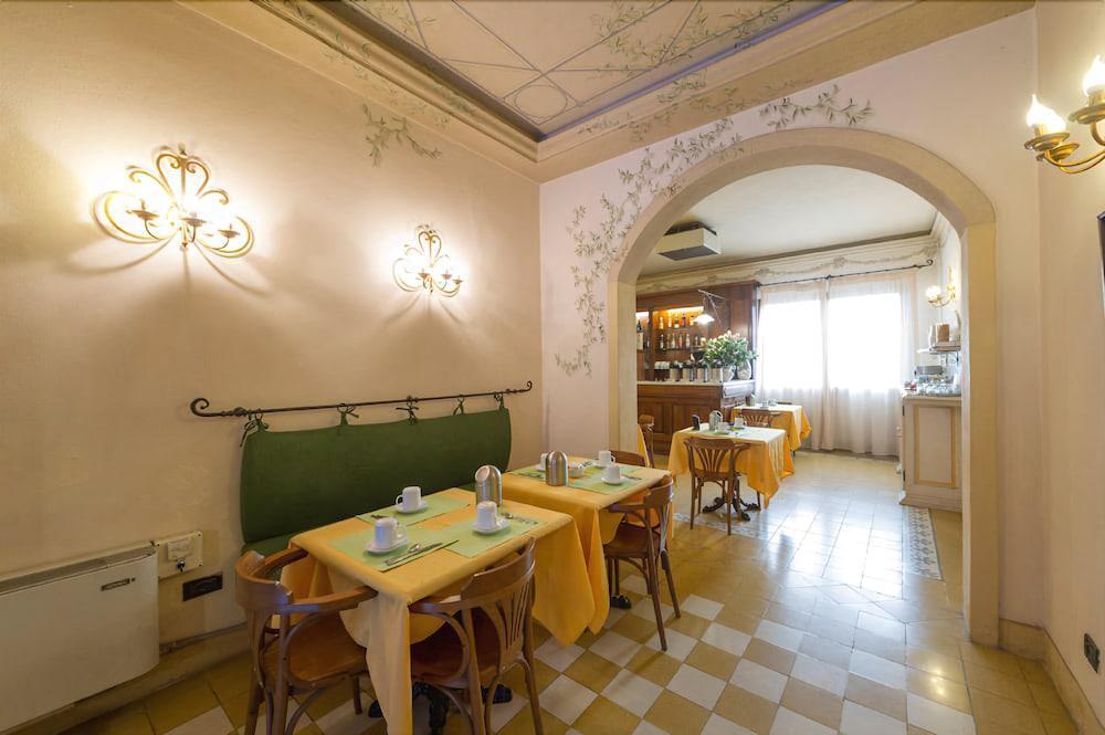 Hotel Moderno Pisa Ngoại thất bức ảnh